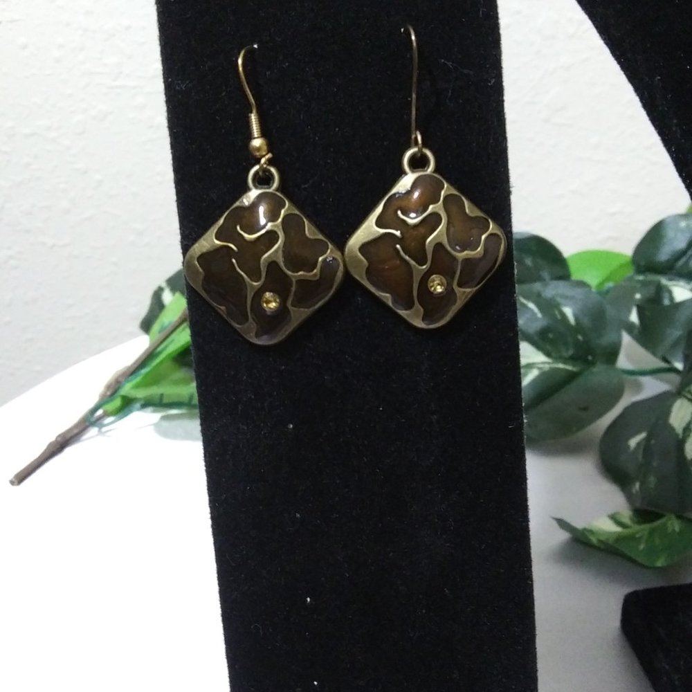 Leopard Pattern Necklace Earring Set - Picture 3 of 3
